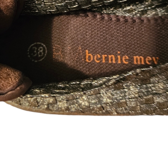 Bernie Mev Women's  Memory Foam Insoles Bronze Wedge Pump Shoes Size 38-7M - Picture 9 of 10